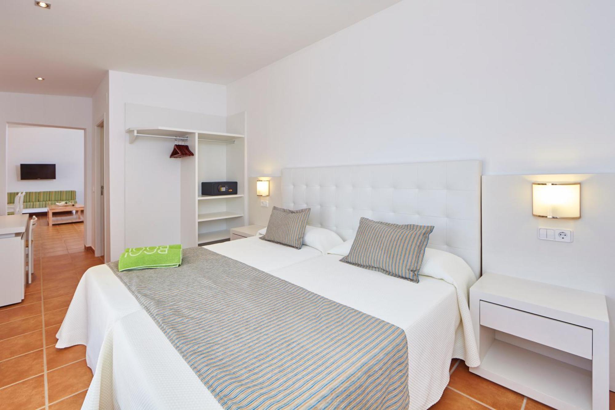 Bennoc Petit Hotel - Only Adults リュックマヨール 部屋 写真